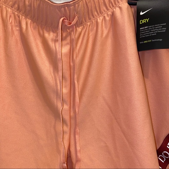 Nike Women's Dri-FIT Training Shorts- Size XXL - Picture 5 of 8